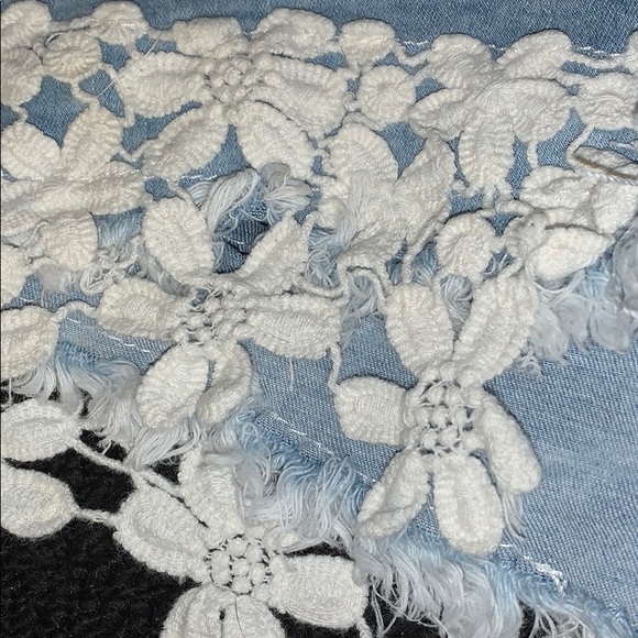 Shorts - Picture 3 of 3